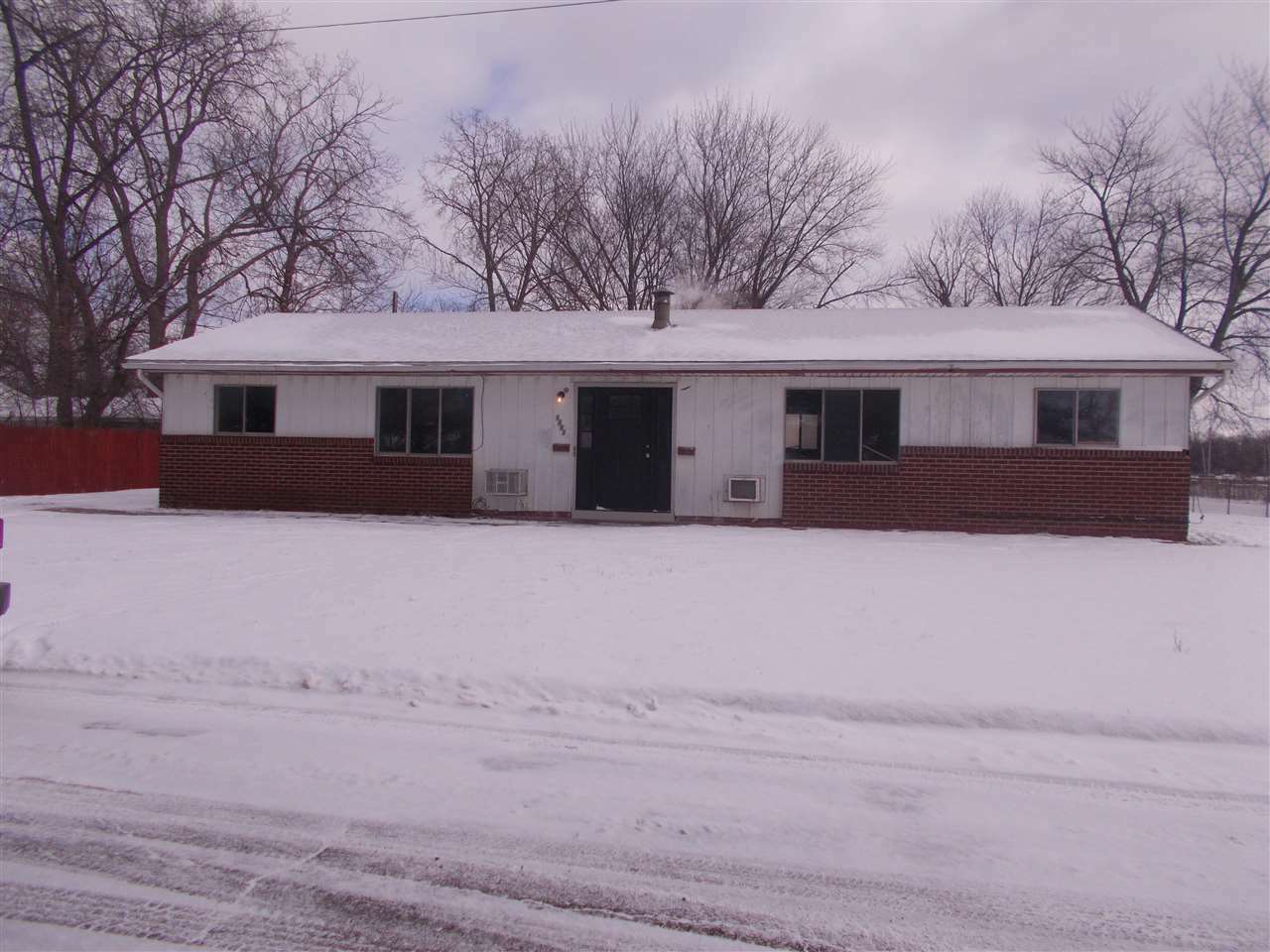 Property Photo:  1402 N Dexter  MI 48506 