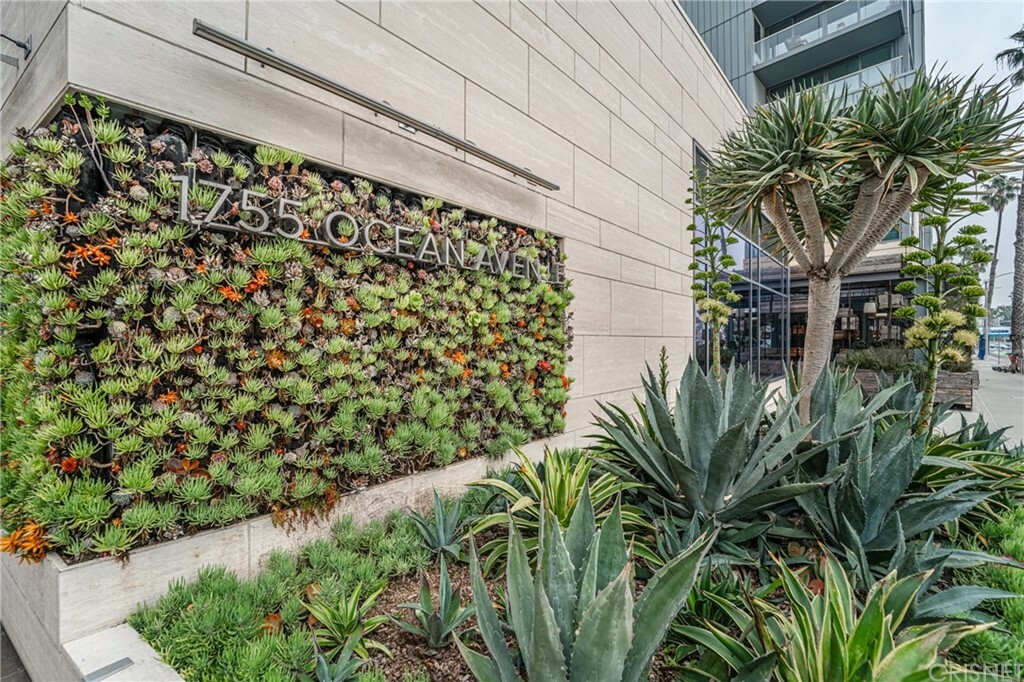 Property Photo:  1755 Ocean Avenue 706  CA 90401 