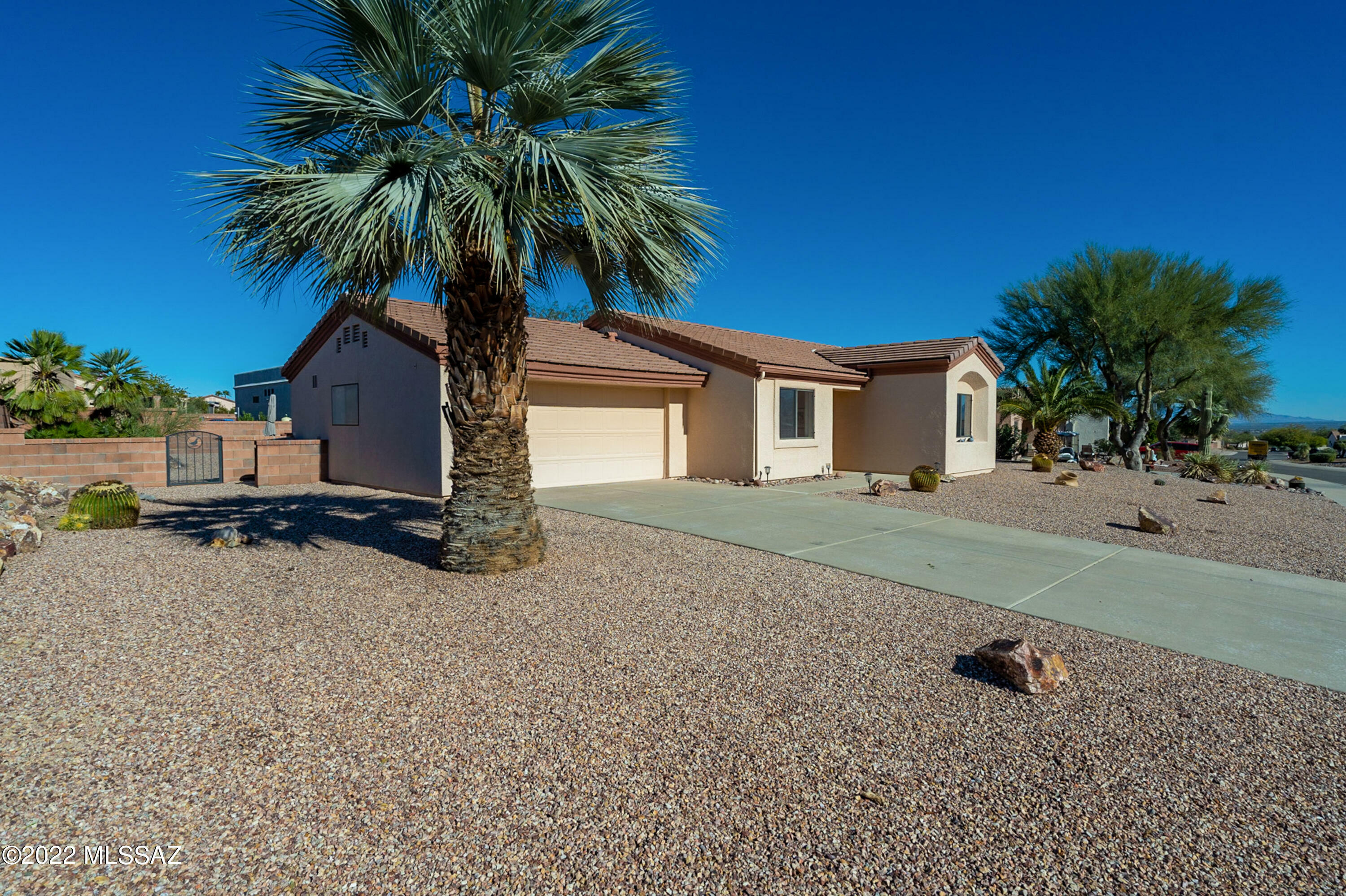 Property Photo:  850 W Belltower Drive  AZ 85614 