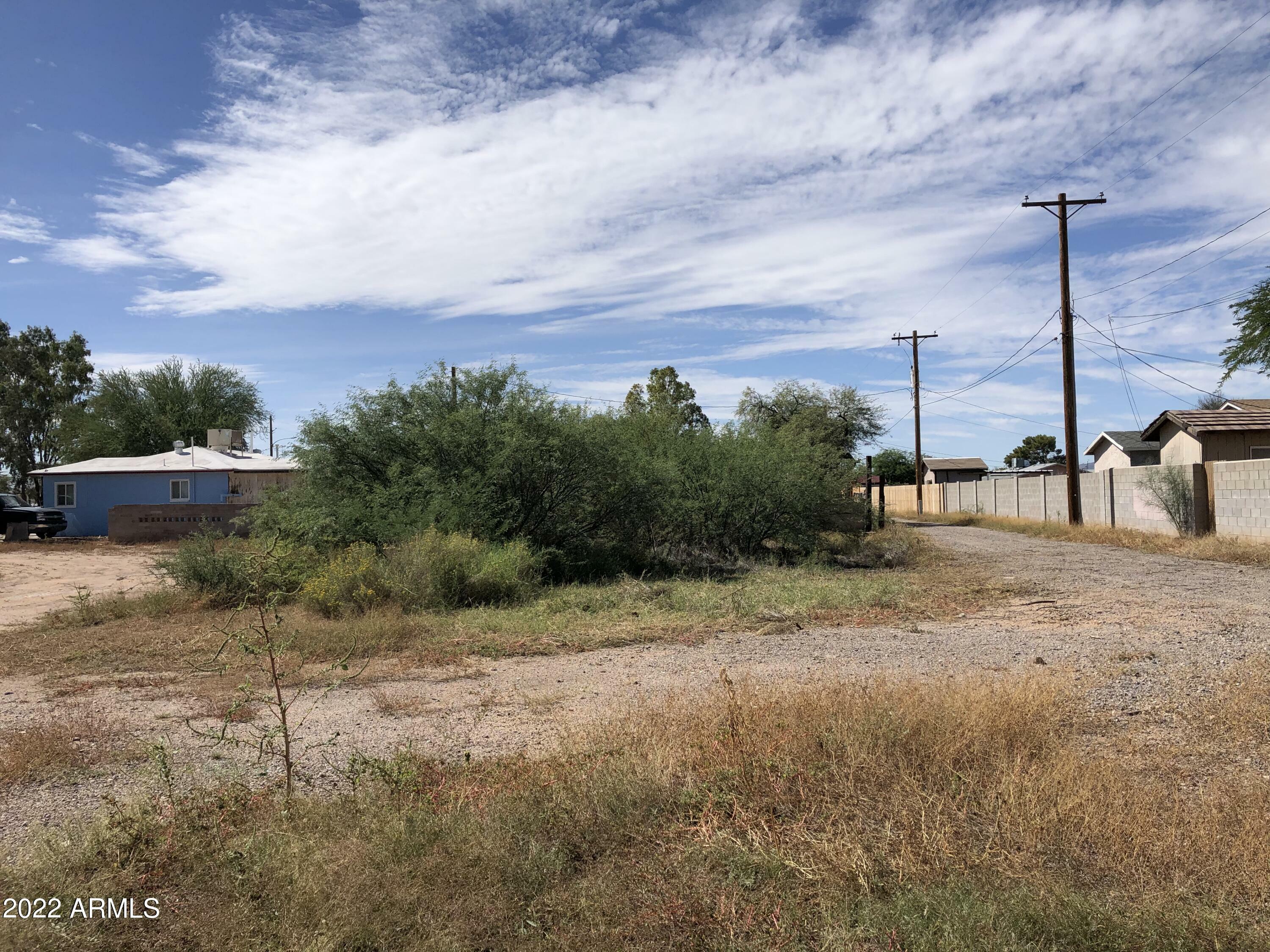 Property Photo:  413 W Poston Circle  AZ 85132 