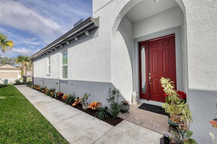 Property Photo: 6002 Amberly Drive FL 34208