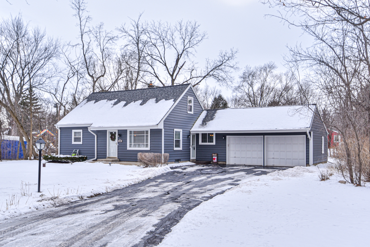 Property Photo:  185 N Rosedale Dr  WI 53005 