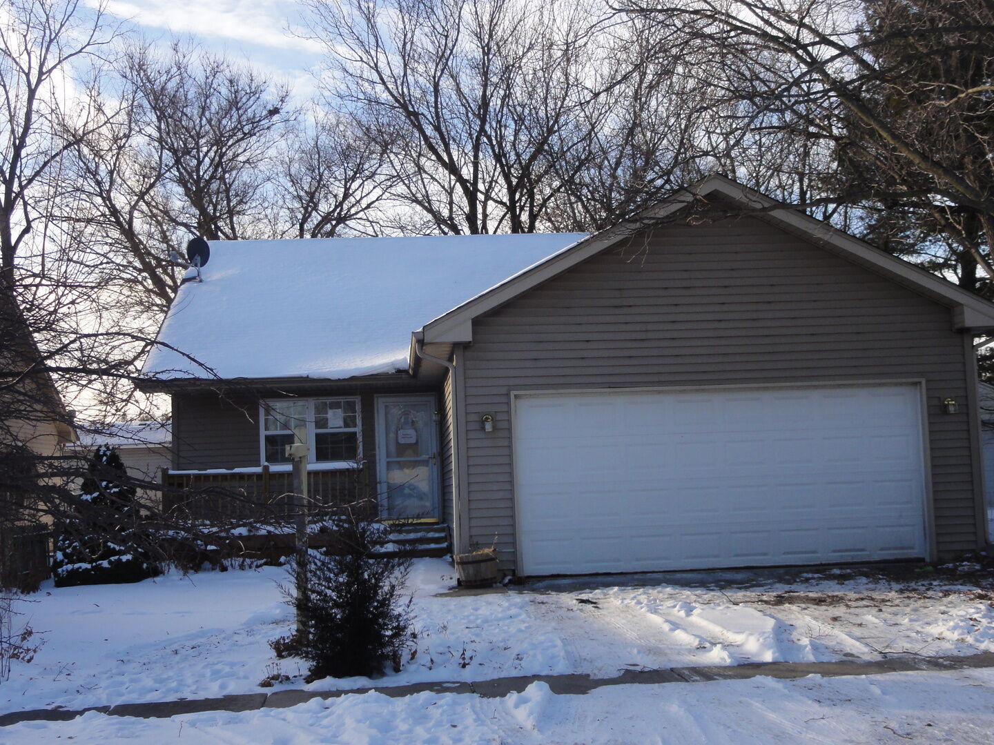 Property Photo: 524 King Street IL 61008