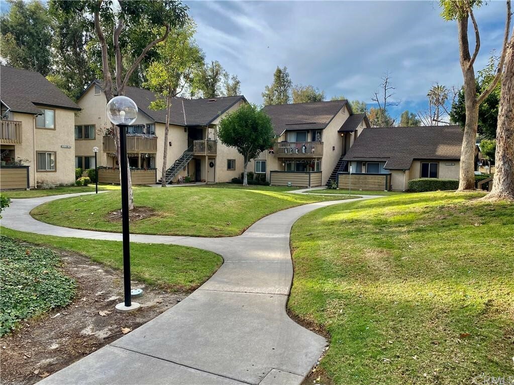 Property Photo: 20897 Serrano Creek Rd#89 CA 92630