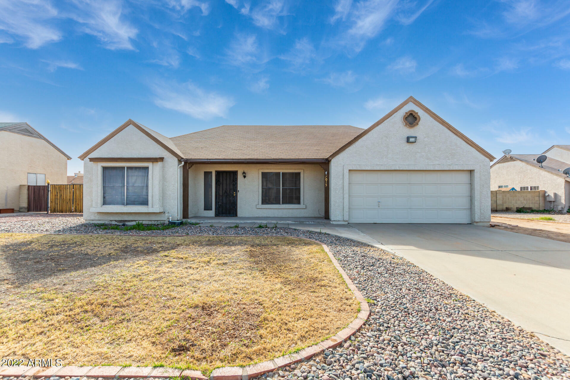 Property Photo: 7015 W Laurel Lane AZ 85345