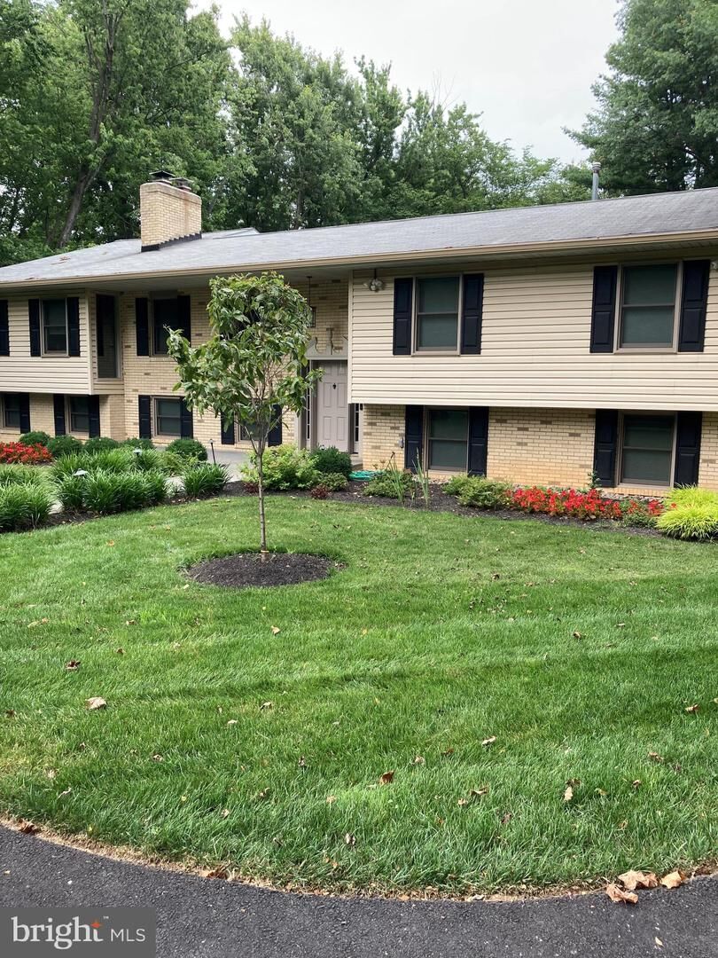 Property Photo: 2871 Hideaway Road VA 22031