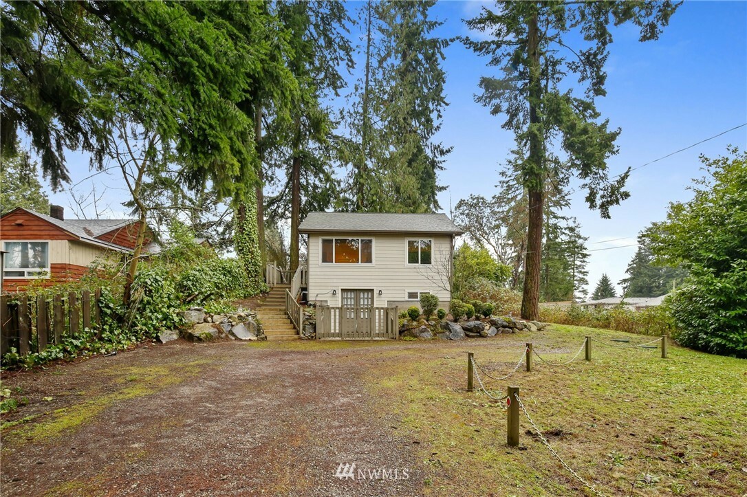 Property Photo:  1021 S 124th Street  WA 98168 