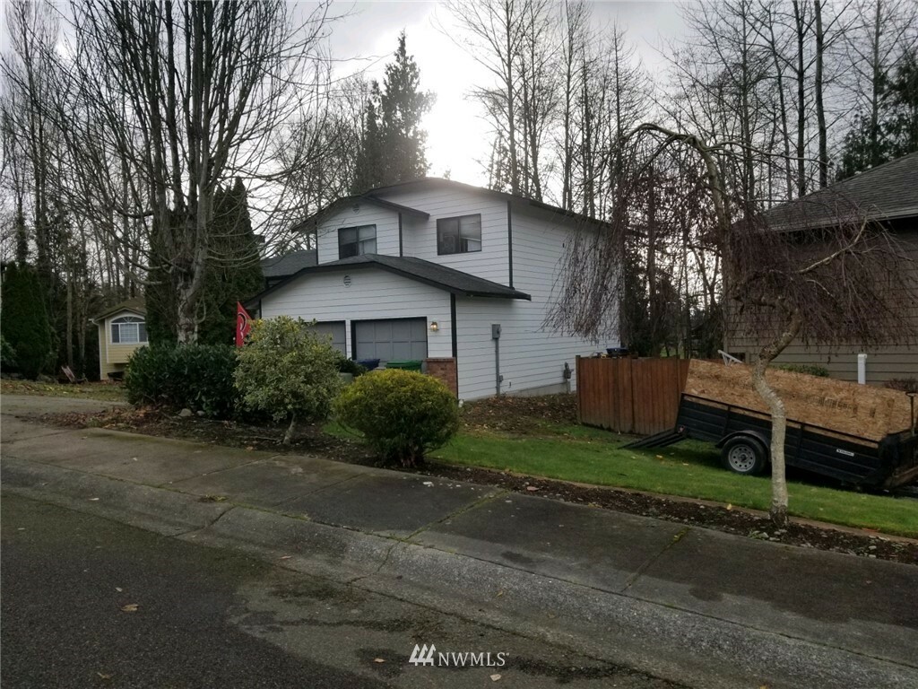 Property Photo:  9004 19th Place SE  WA 98258 