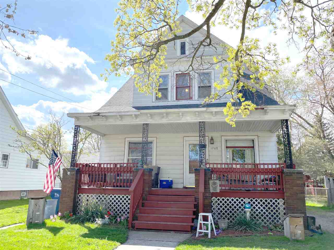 Property Photo:  1708 S Chilson Street  MI 48706 