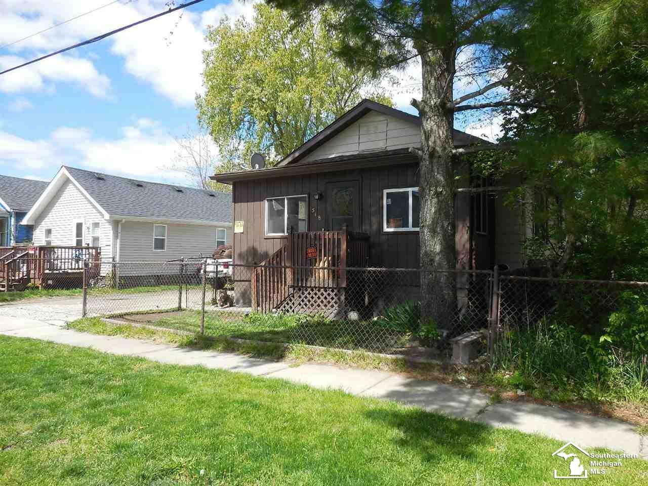 Property Photo:  518 Conant Ave  MI 48161 