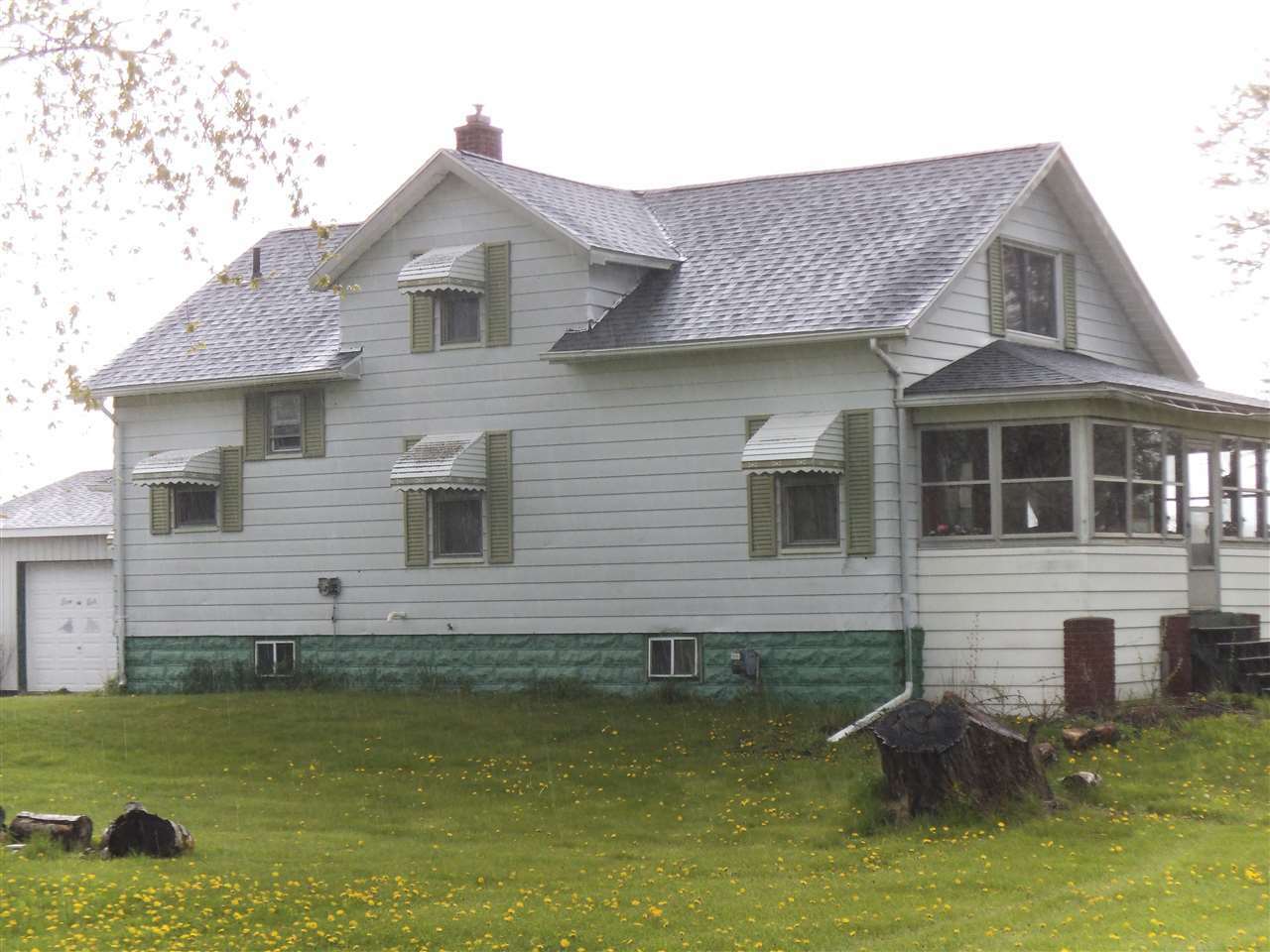 Property Photo:  729 W Hampton Rd  MI 48732 