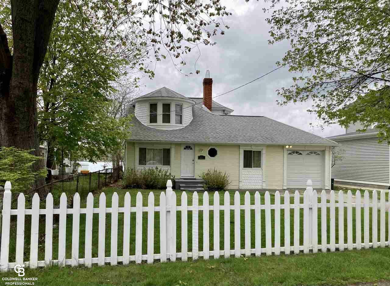 Property Photo: 120 St Clair River Dr MI 48001
