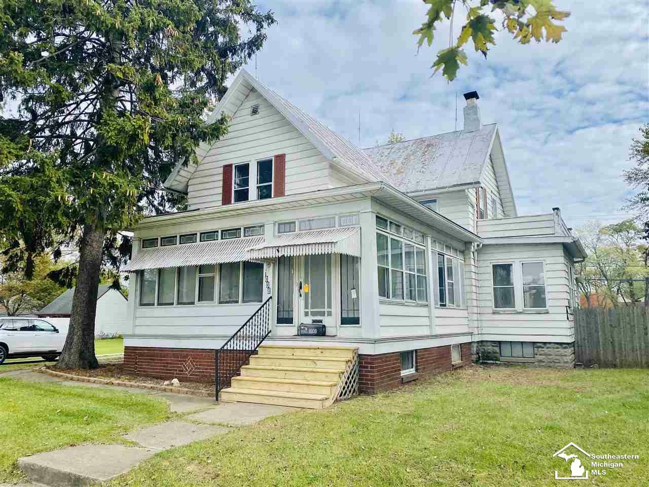 Property Photo:  1008 N Monroe St.  MI 48162-3113 