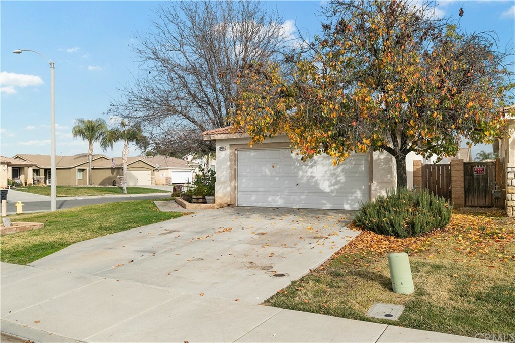 Property Photo: 30406 Silver Hawk Drive CA 92584
