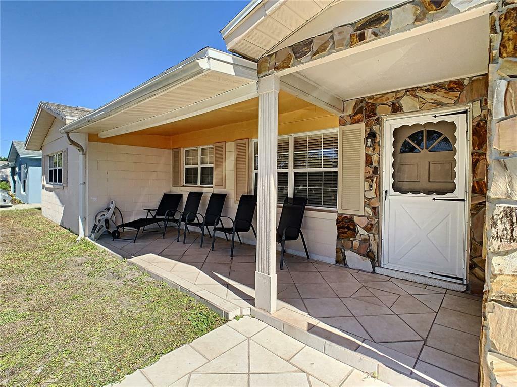 Property Photo:  1115 S Alder Avenue  FL 32807 