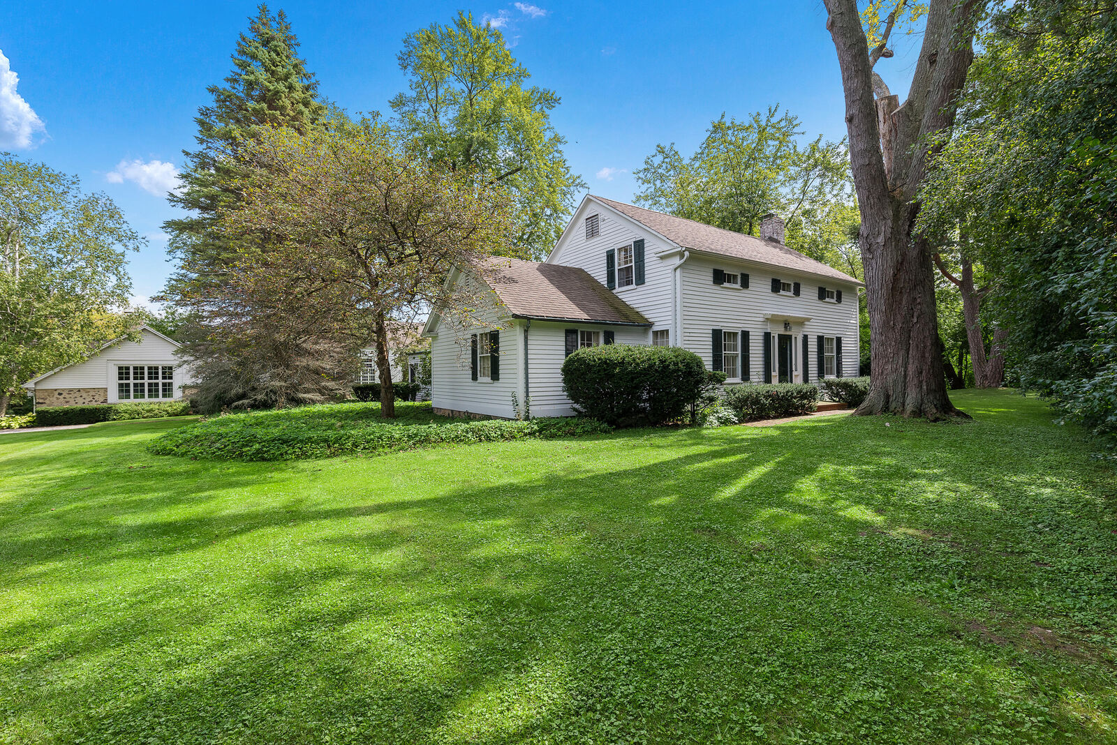 Property Photo: 12112 N Wauwatosa Rd WI 53097