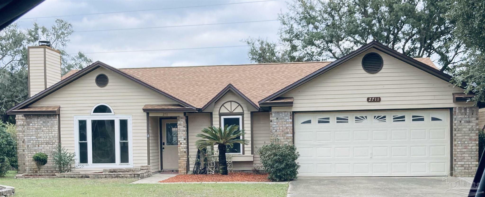 Property Photo: 2711 Summertree Ln FL 32563