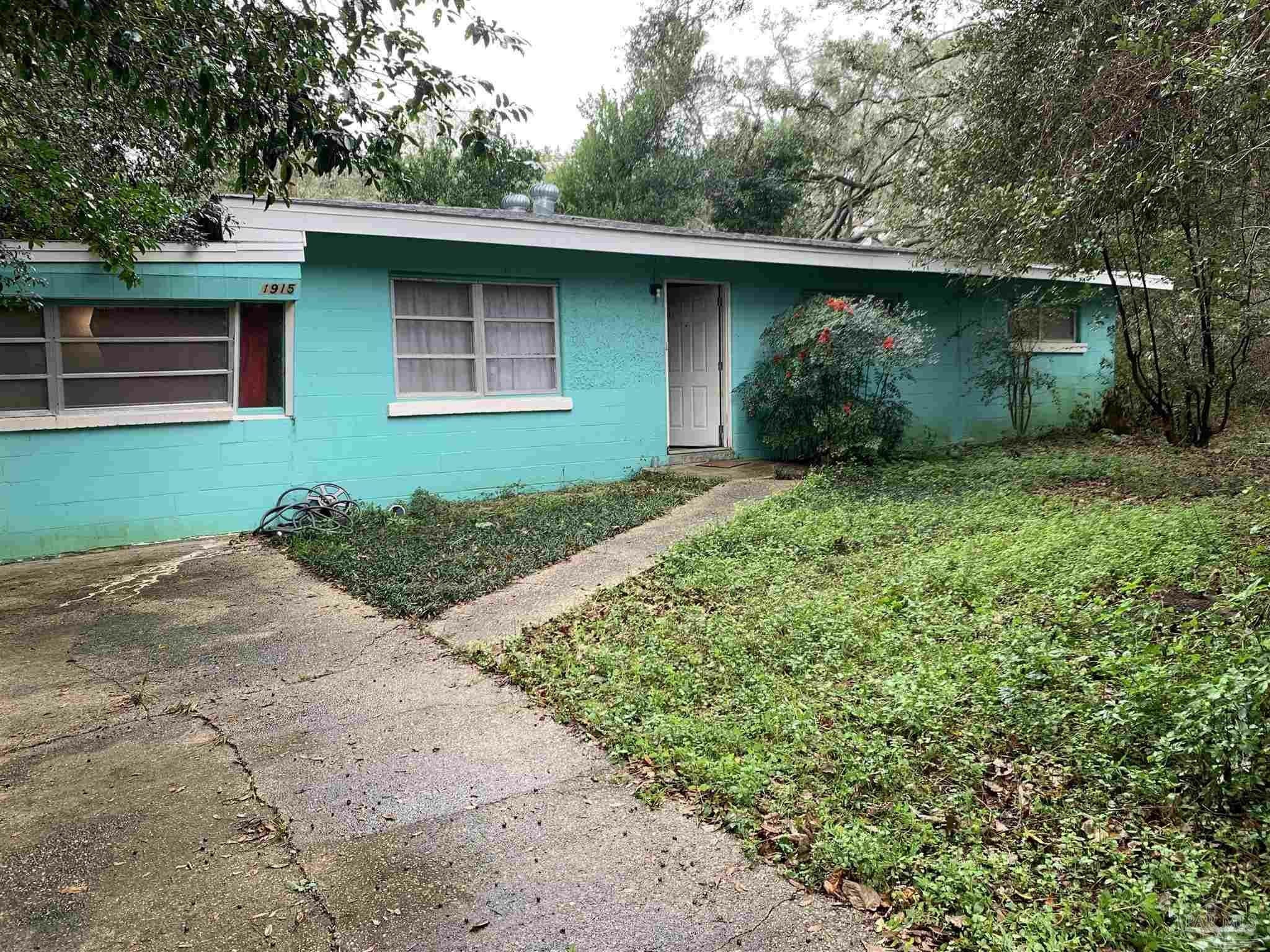 Property Photo:  1915 Athens Ave  FL 32507 