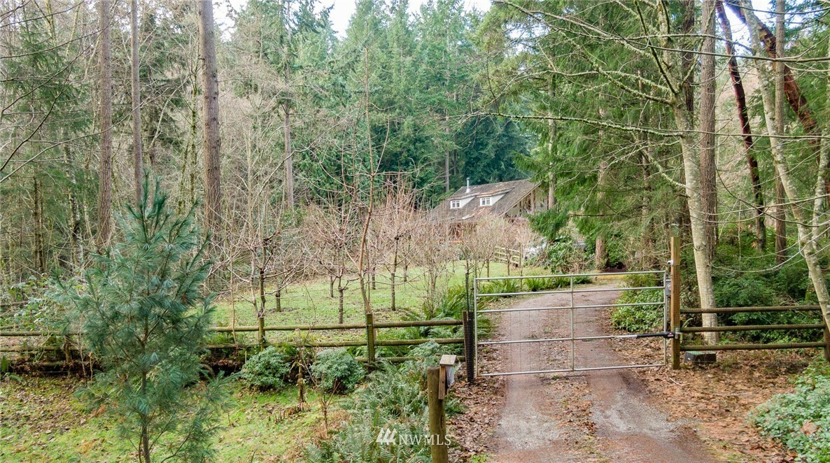 Property Photo:  28505 137th Avenue SW  WA 98070 