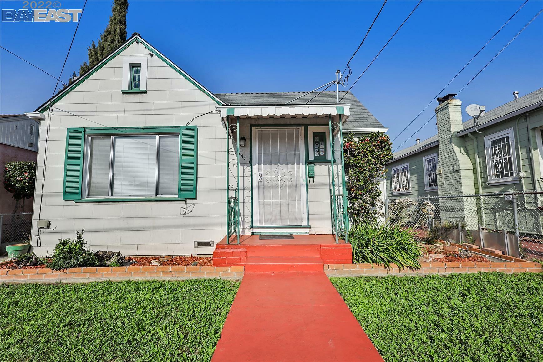 Property Photo:  2433 108th Ave  CA 94603-4111 