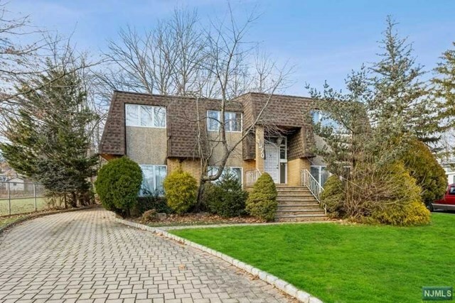 Property Photo:  1370 Windsor Road  NJ 07666 