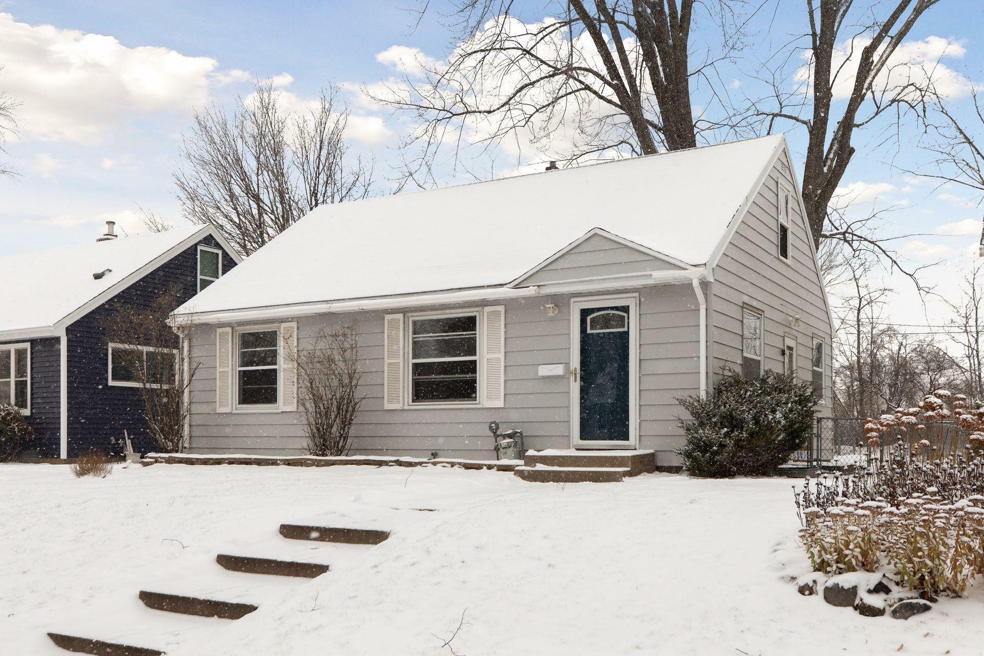 Property Photo:  1395 Taylor Avenue W  MN 55104 