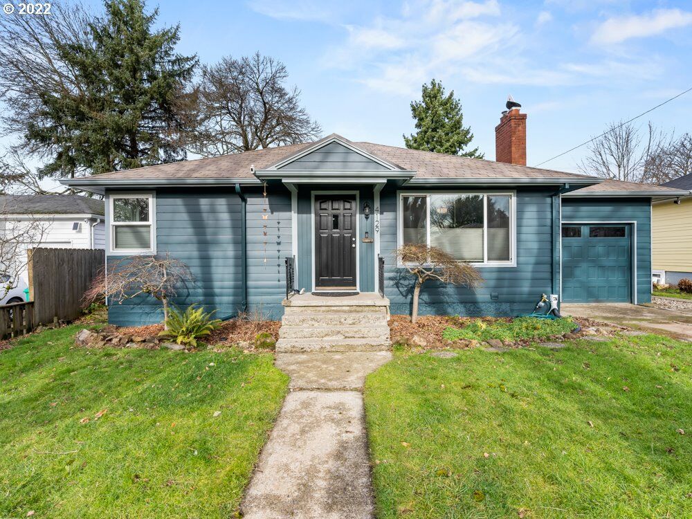 Property Photo: 4129 SE Lambert St OR 97202