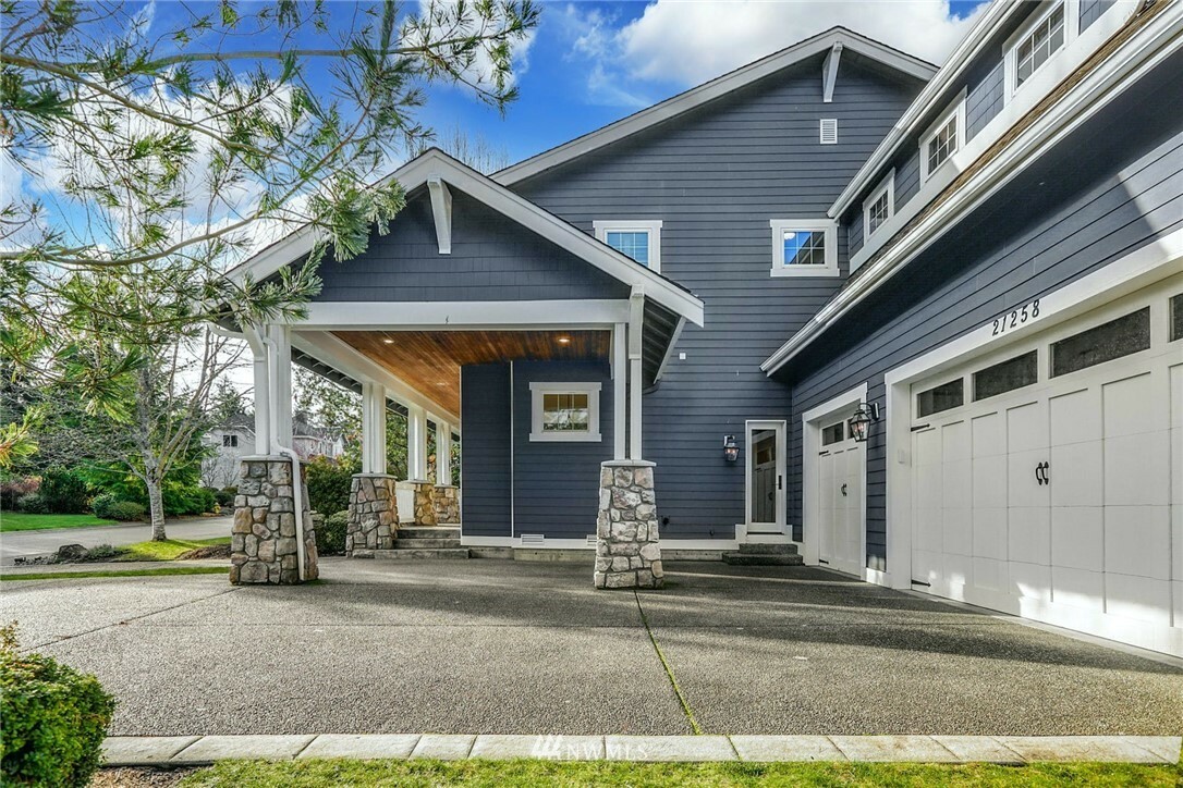 Property Photo:  21258 SE 26th Street  WA 98075 