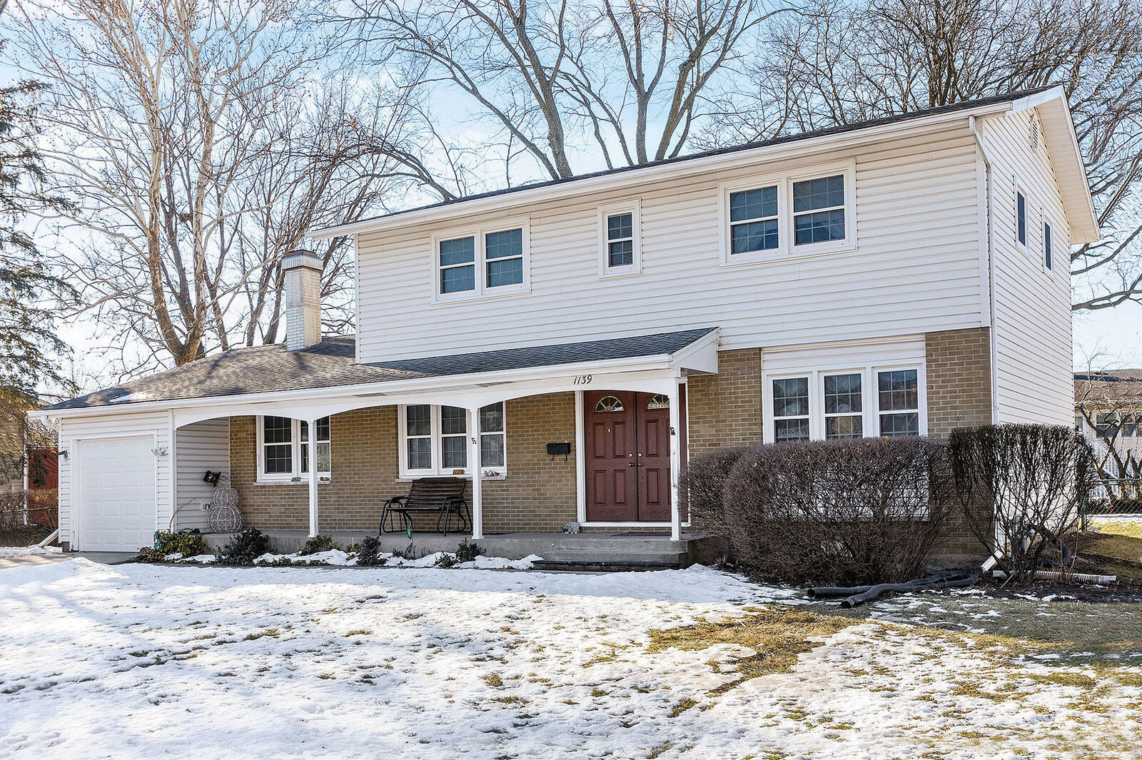 Property Photo: 1139 E Pratt Drive IL 60074