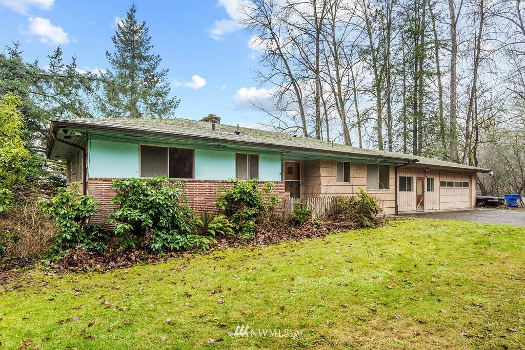 Property Photo:  2437 Allen Street  WA 98626 