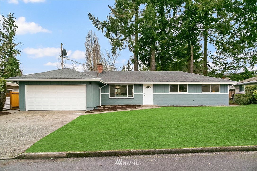 Property Photo:  3404 NE 11th Place  WA 98056 