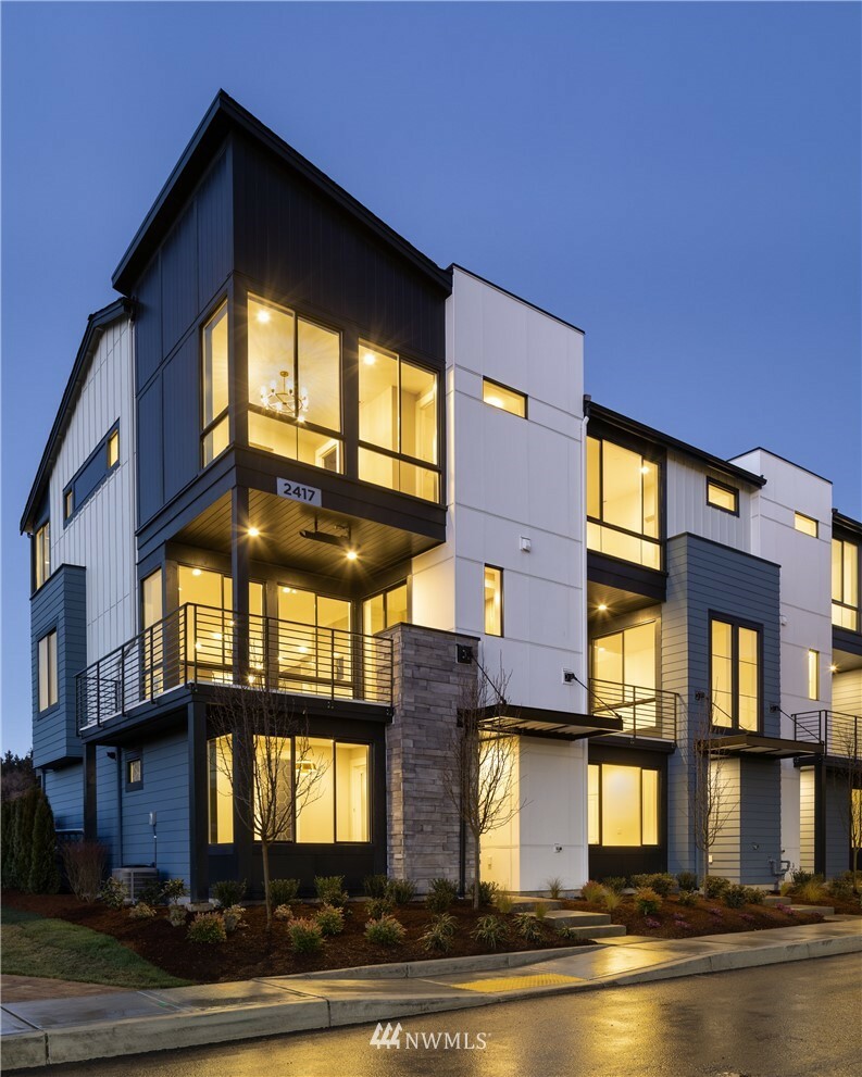 Property Photo: 2409 Site 112 219th Place SE WA 98021