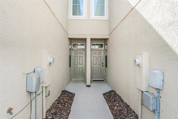 Property Photo: 2155 Broadway View Avenue FL 33510