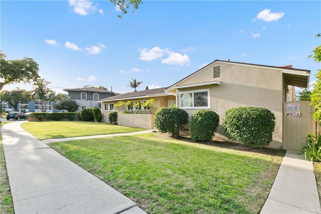 Property Photo:  1009 E 46th Street  CA 90807 