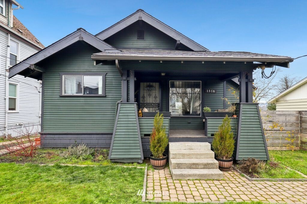 Property Photo: 1518 7th Street WA 98337