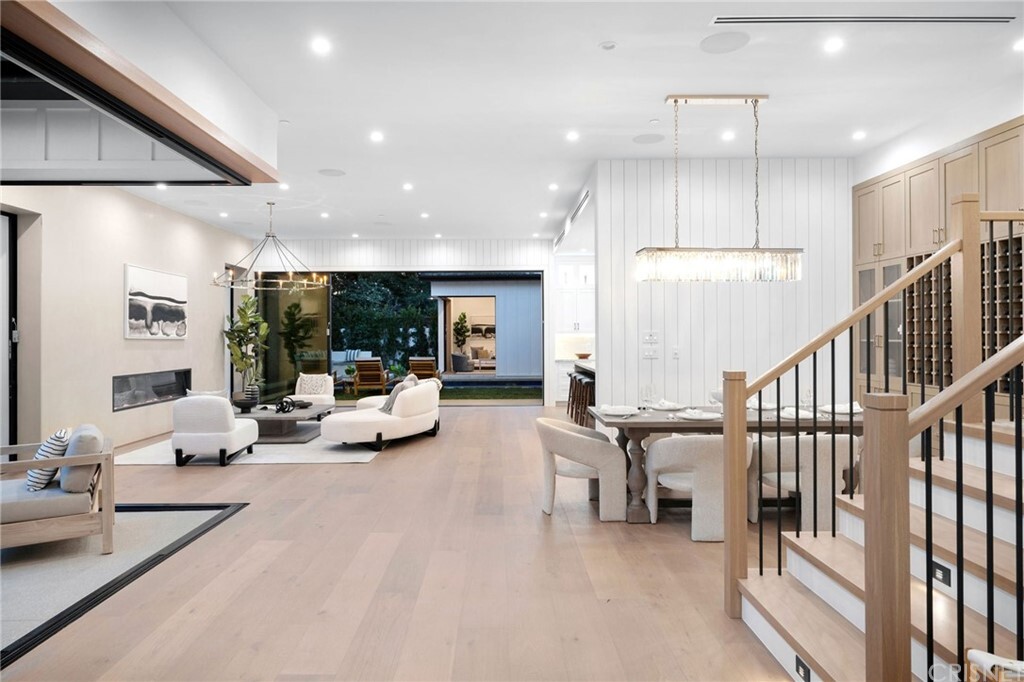 Property Photo: 4527 Kraft Avenue CA 91602