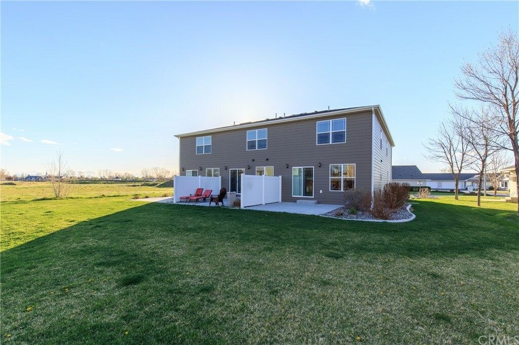 Property Photo: 3350 #B Crater Lake CA 59102