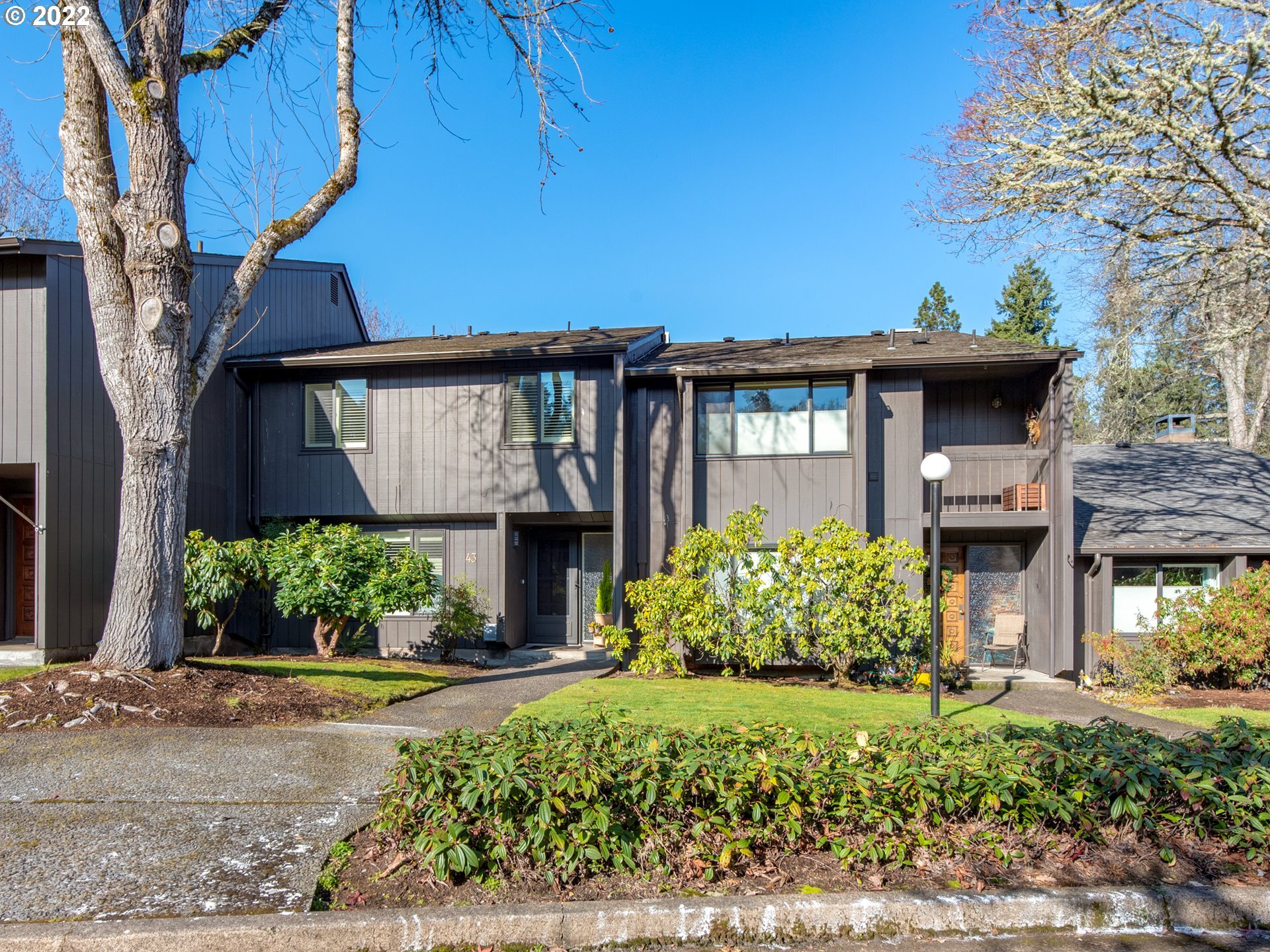 Property Photo: 43 Westbrook Way OR 97405