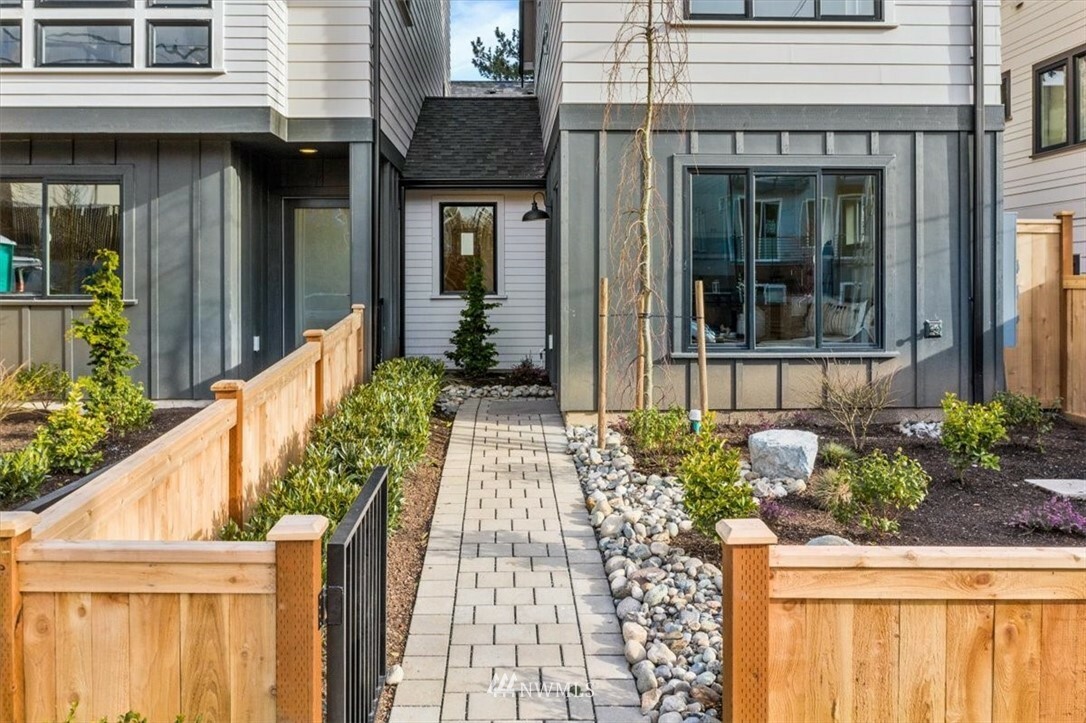 Property Photo: 6212 B 7th Avenue NW WA 98107
