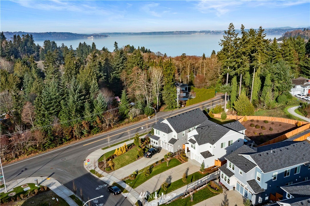 Property Photo: 31306 43rd Place SW WA 98023