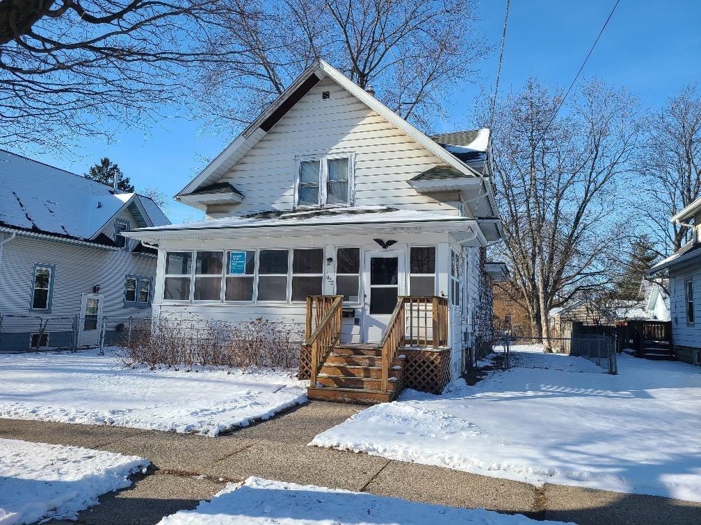 Property Photo:  1422 N Court Street  IL 61103 