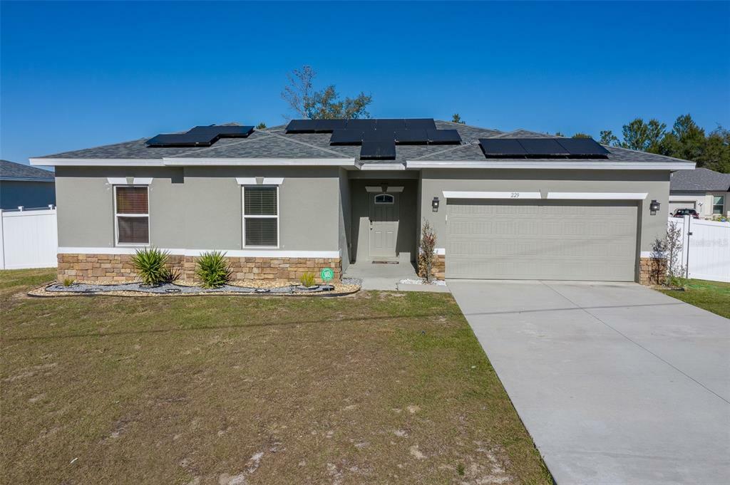 Property Photo:  229 Elm Court  FL 34759 