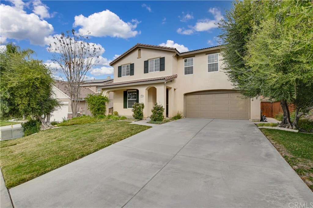 Property Photo:  25162 Hoofprint Drive  CA 92595 