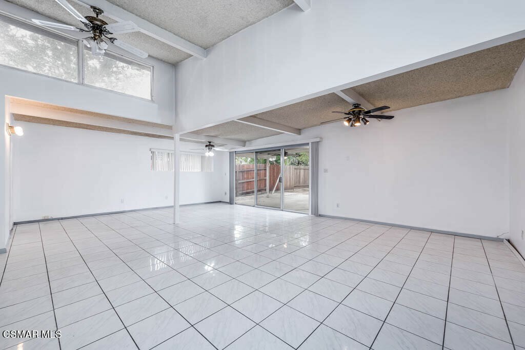 Property Photo:  17929 Hatton Street  CA 91335 