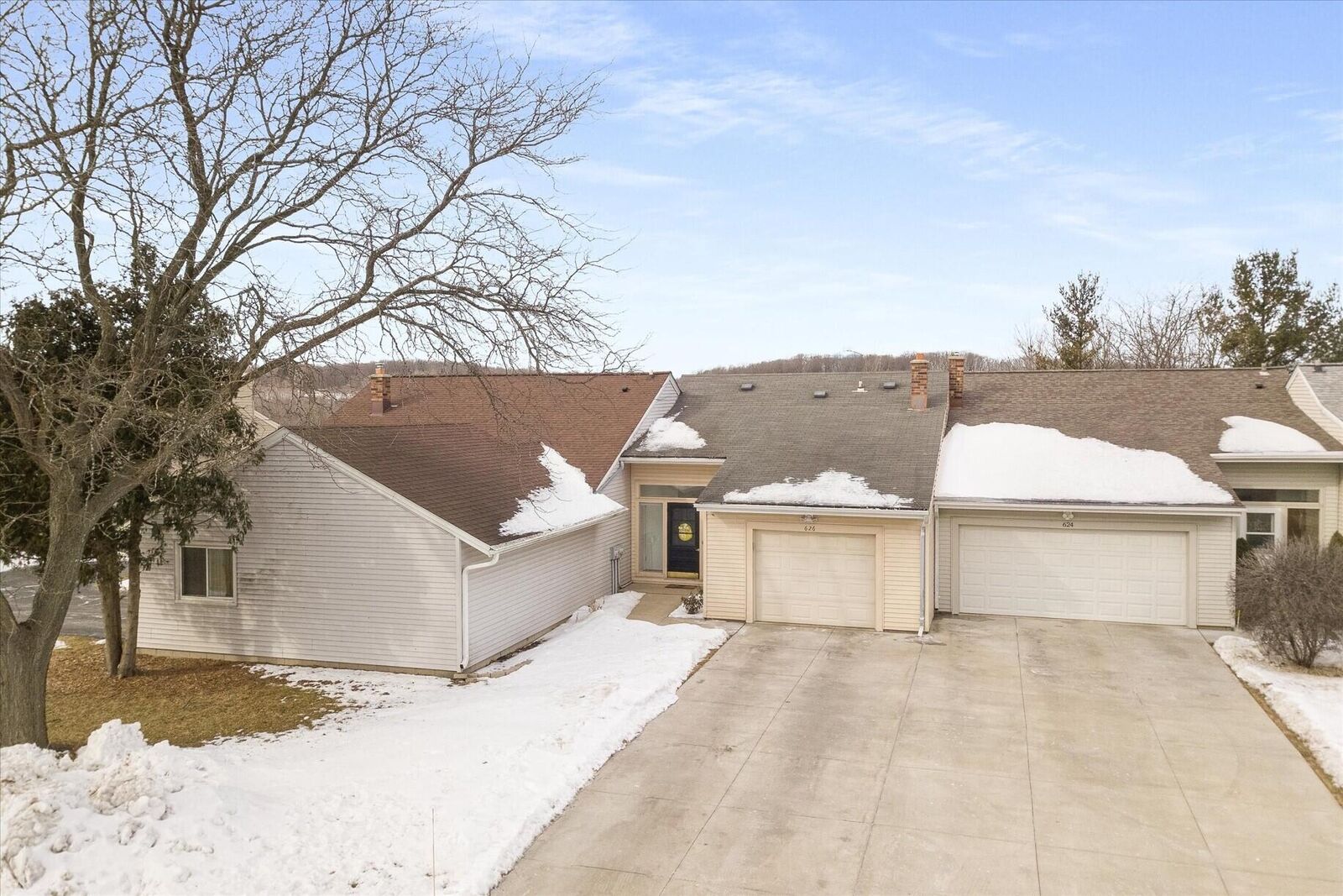 Property Photo: 626 Westridge Dr B6-5 WI 53095