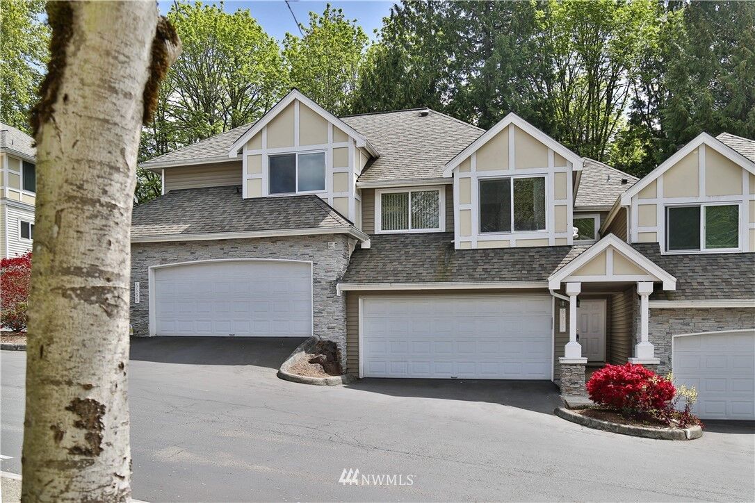 Property Photo:  6697 SE Cougar Mountain Way  WA 98006 