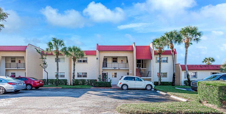 Property Photo: 148 Lake Carol Drive FL 33411
