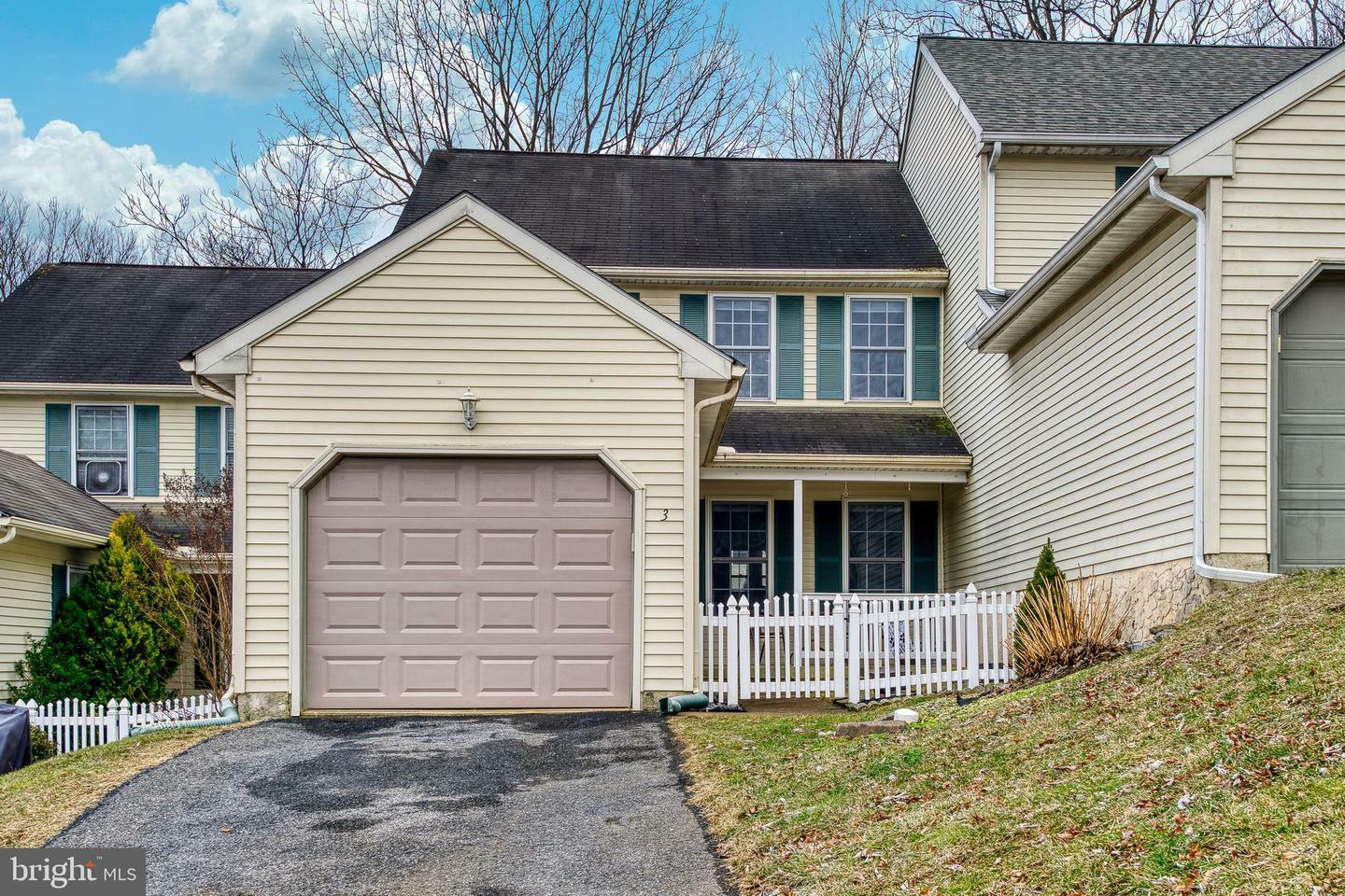 Property Photo:  3 Park Lane  PA 17603 