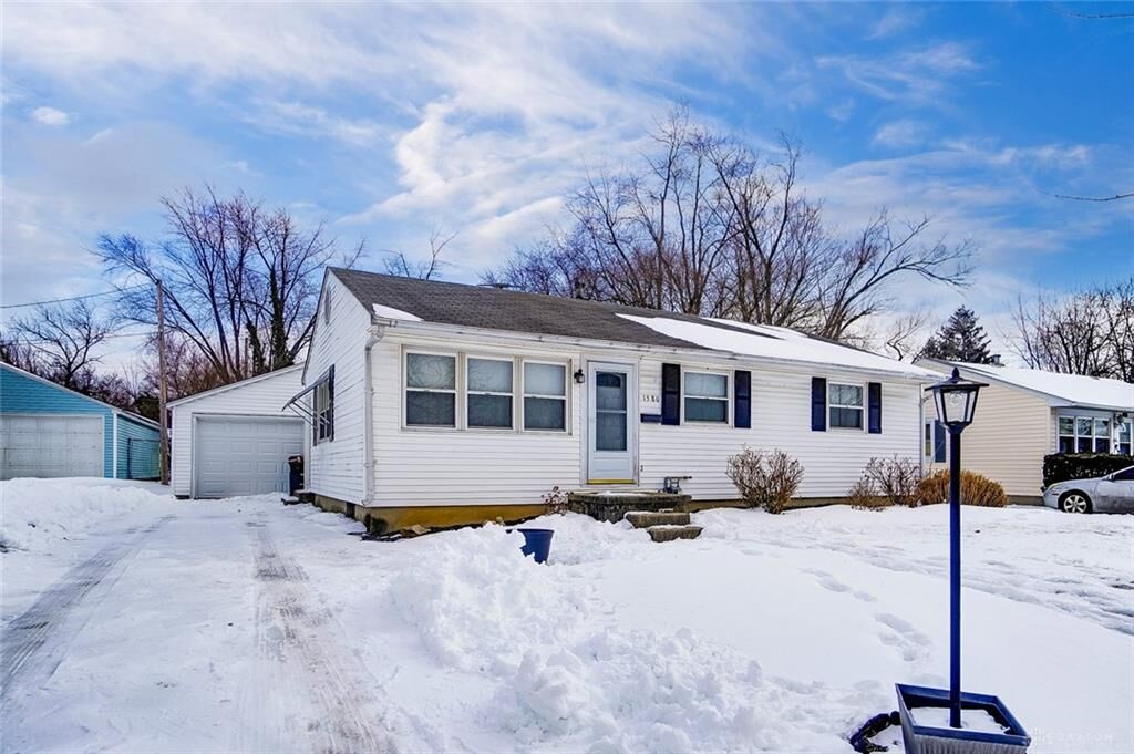 Property Photo: 1580 Edendale Road OH 45432