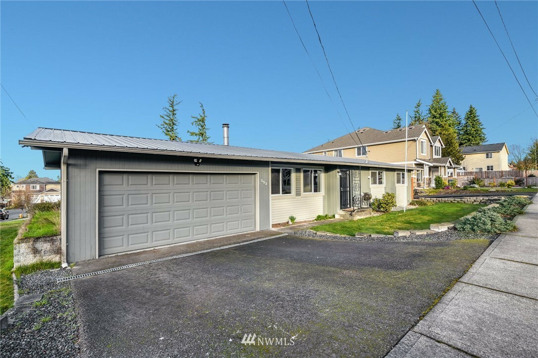 Property Photo:  553 Hoquiam Avenue NE  WA 98059 